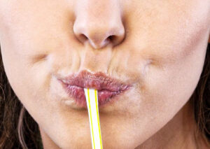 Beauty whizz tests antiwrinkle straw that stops lips from pursing as you  sip but people are all saying the same thing